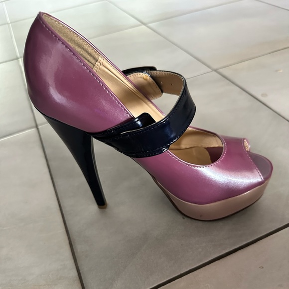 Steve Madden Metallic Purple/Lavender color Heels • Mary Jane Platform • Size 7 - Picture 3 of 4